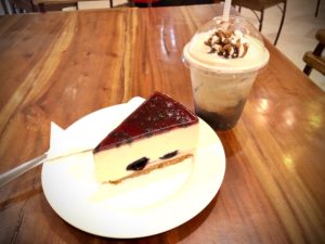 フィリピン バコロド ブルーベリーチーズケーキ In Cafe Bob S イールームランゲージセンター